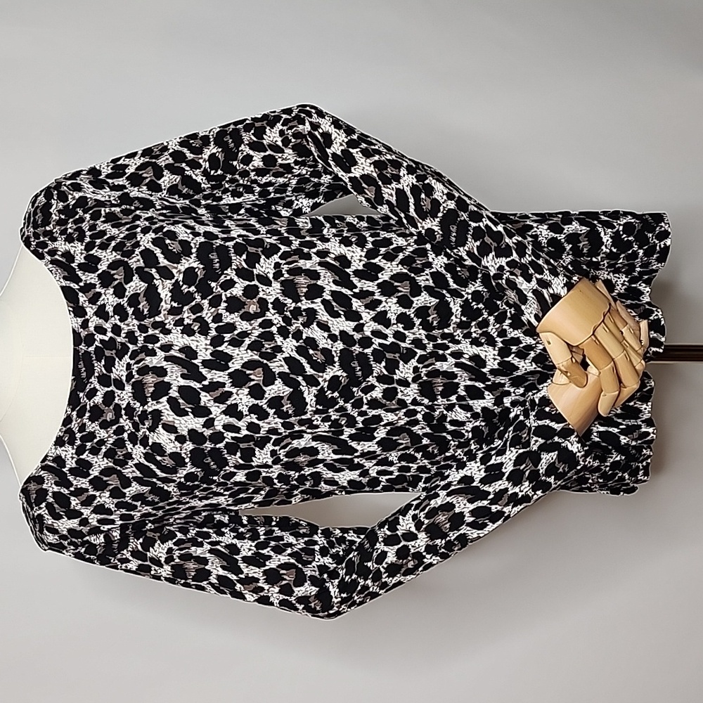 Mario Serrani brown leopard print Long Sleeve top size medium